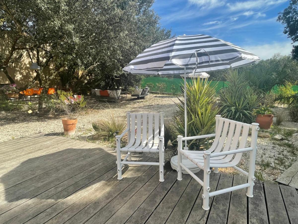 Le Calme De La Garrigue Bed and Breakfast Russan Eksteriør billede