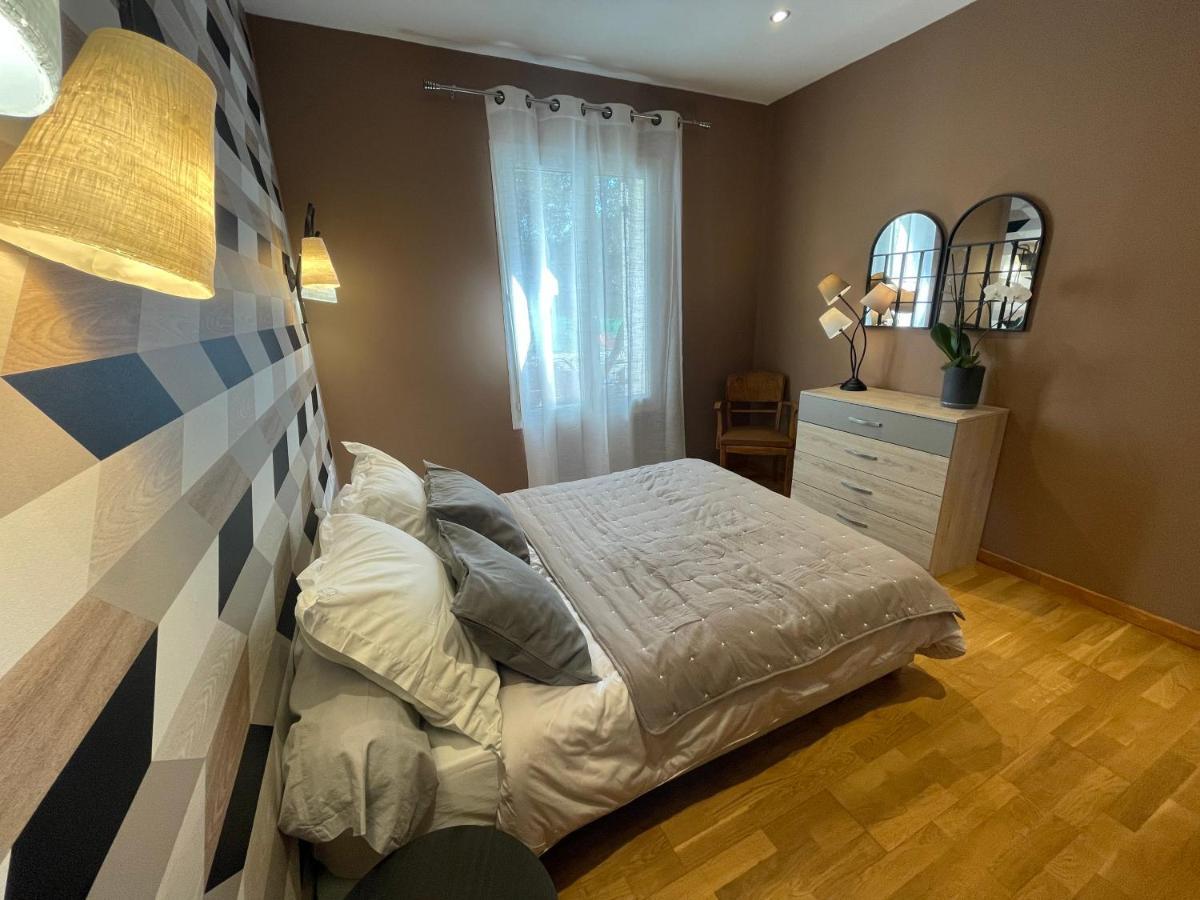 Le Calme De La Garrigue Bed and Breakfast Russan Eksteriør billede