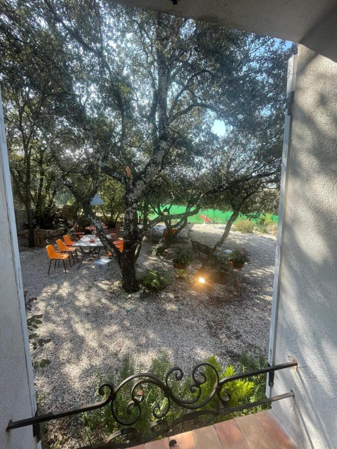 Le Calme De La Garrigue Bed and Breakfast Russan Eksteriør billede