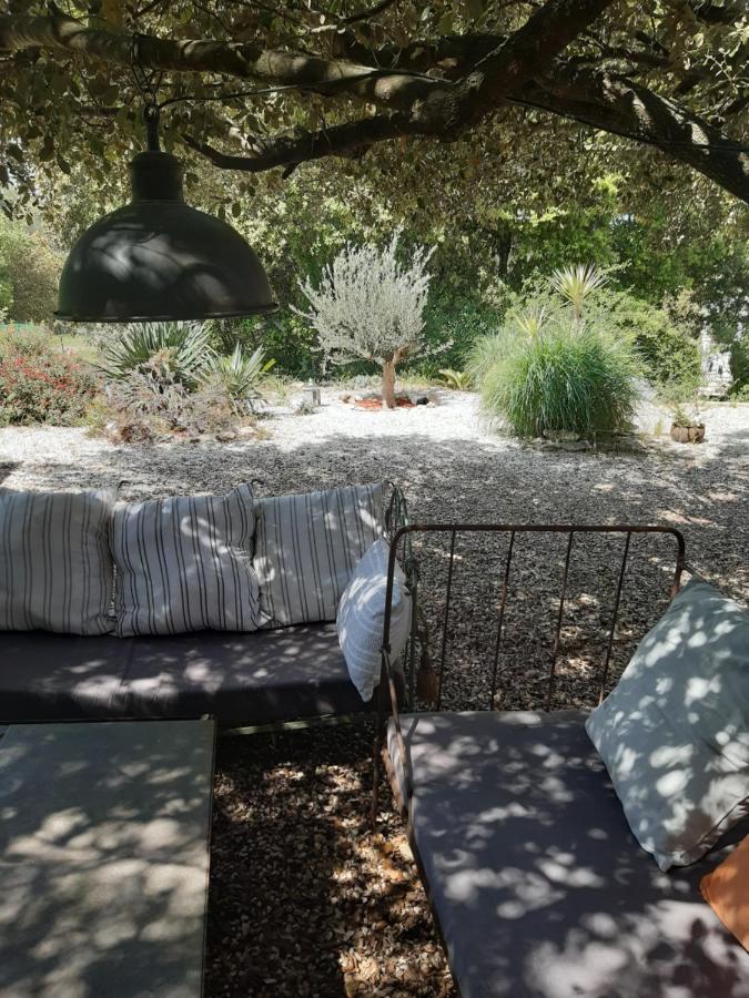 Le Calme De La Garrigue Bed and Breakfast Russan Eksteriør billede